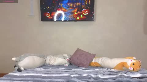 Alena online show from October 31, 2025, 1:34 pm