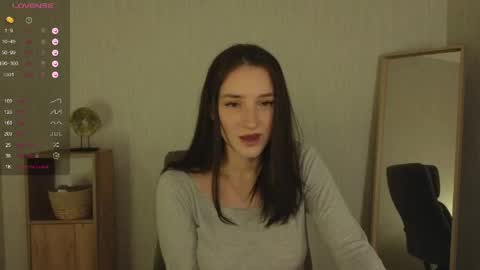 Snapshot of alena_navi chatting on April 27, 2026, 6:06 pm Alena online show from April 27, 2026, 6:06 pm
