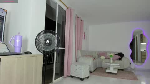 Snapshot of alesiacooper chatting on April 3, 2026, 1:25 am alesia online show from April 3, 2026, 1:25 am