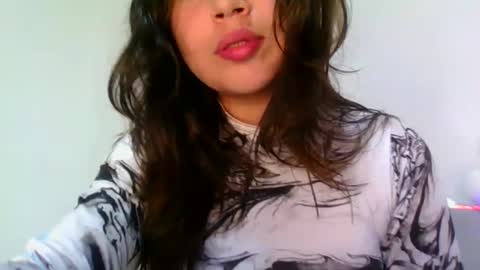 QUEEN OFF MILk  IM BACK  15 NOV online show from January 5, 2026, 7:39 pm