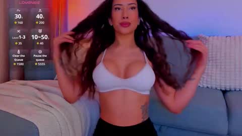 Snapshot of alessandracrystal chatting on January 17, 2026, 4:00 pm AlessandraCrystal online show from January 17, 2026, 4:00 pm