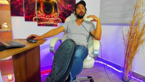 ALESSANDRO  WYE online show from January 14, 2025, 5:08 am