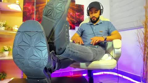 ALESSANDRO  WYE online show from January 21, 2025, 2:11 am