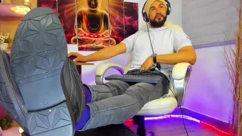 ALESSANDRO  WYE online show from January 26, 2025, 8:25 am