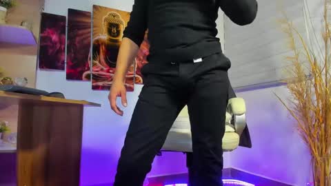 ALESSANDRO  WYE online show from February 16, 2025, 4:42 am