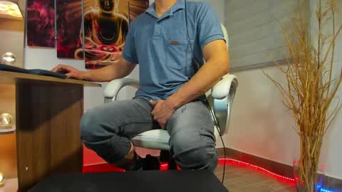 ALESSANDRO  WYE online show from February 18, 2025, 11:11 am