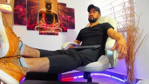 ALESSANDRO  WYE online show from February 25, 2025, 6:09 pm