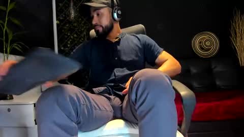 ALESSANDRO  WYE online show from September 30, 2025, 9:58 am