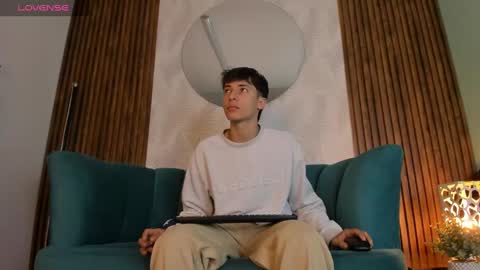 Snapshot of alessandro_dybala chatting on February 5, 2025, 11:34 am Alessandro Dybala online show from February 5, 2025, 11:34 am