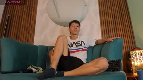 Snapshot of alessandro_dybala chatting on February 5, 2025, 2:37 pm Alessandro Dybala online show from February 5, 2025, 2:37 pm