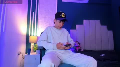 Snapshot of alessandro_dybala chatting on February 19, 2025, 11:38 am Alessandro Dybala online show from February 19, 2025, 11:38 am