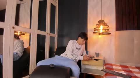 Snapshot of alessandro_dybala chatting on March 2, 2025, 12:22 pm Alessandro Dybala online show from March 2, 2025, 12:22 pm