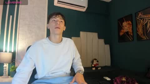 Snapshot of alessandro_dybala chatting on March 6, 2025, 11:36 am Alessandro Dybala online show from March 6, 2025, 11:36 am