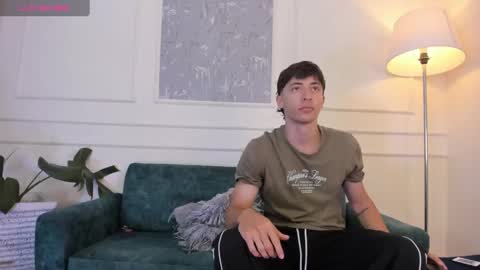 Snapshot of alessandro_dybala chatting on October 8, 2025, 12:03 pm Alessandro Dybala online show from October 8, 2025, 12:03 pm