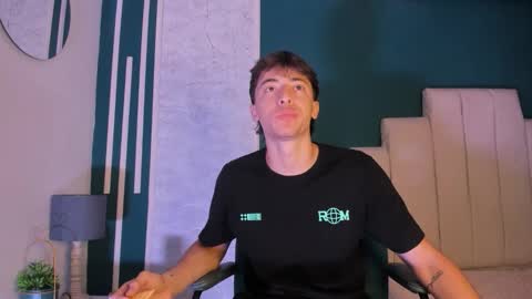 Snapshot of alessandro_dybala chatting on October 10, 2025, 12:04 pm Alessandro Dybala online show from October 10, 2025, 12:04 pm