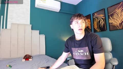 Snapshot of alessandro_dybala chatting on December 2, 2025, 12:32 pm Alessandro Dybala online show from December 2, 2025, 12:32 pm