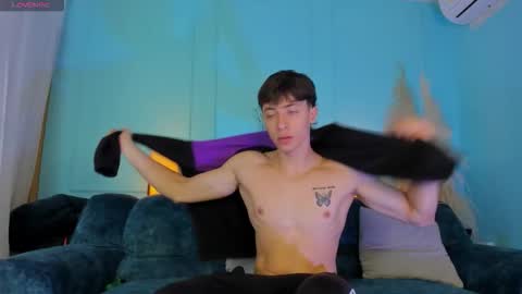 Snapshot of alessandro_dybala chatting on December 3, 2025, 12:47 pm Alessandro Dybala online show from December 3, 2025, 12:47 pm