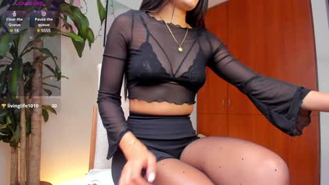 Snapshot of alessia1__ chatting on February 6, 2025, 11:04 pm Alessia online show from February 6, 2025, 11:04 pm