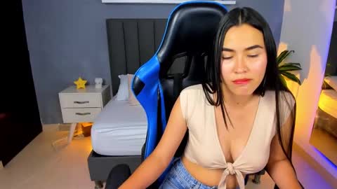 Snapshot of alessia_leroy chatting on January 31, 2025, 7:40 pm A L E S S I A online show from January 31, 2025, 7:40 pm