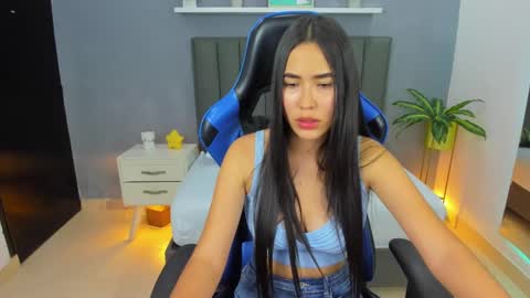 Snapshot of alessia_leroy chatting on February 3, 2025, 7:21 pm A L E S S I A online show from February 3, 2025, 7:21 pm