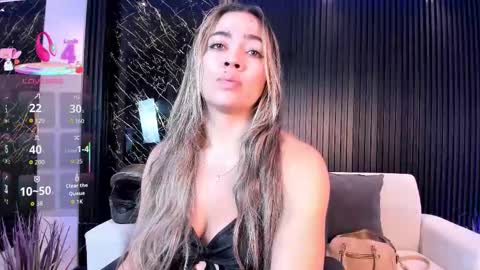 Snapshot of alessia_taylorr chatting on October 14, 2025, 11:55 am Alessia Everyday From 0530 to 1430 Col Time online show from October 14, 2025, 11:55 am