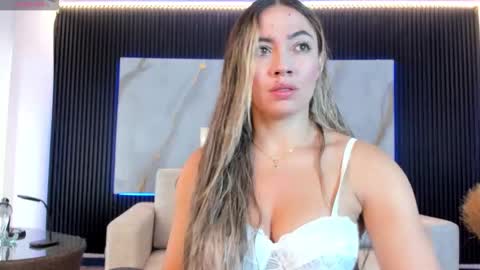 Snapshot of alessia_taylorr chatting on November 8, 2025, 11:54 am Alessia Everyday From 0530 to 1430 Col Time online show from November 8, 2025, 11:54 am