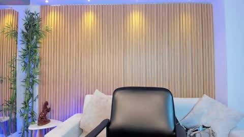 Snapshot of alessia_taylorr chatting on November 11, 2025, 12:05 pm Alessia Everyday From 0530 to 1430 Col Time online show from November 11, 2025, 12:05 pm