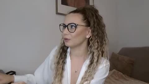 AlessiaCreed online show from November 1, 2025, 9:50 pm