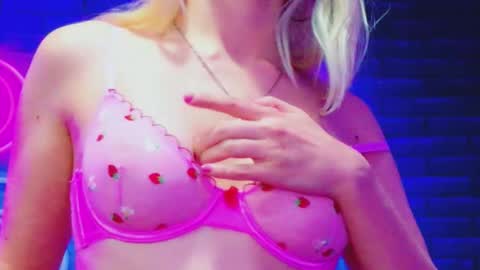 Snapshot of alessiacroft chatting on February 15, 2026, 7:51 am alessiacroft online show from February 15, 2026, 7:51 am