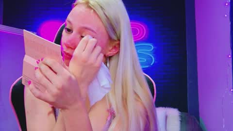 Snapshot of alessiacroft chatting on February 17, 2026, 5:04 am alessiacroft online show from February 17, 2026, 5:04 am