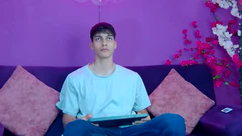 Alessio online show from November 29, 2025, 12:08 pm