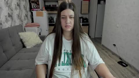 Aletta Oushen online show from December 2, 2025, 1:17 pm