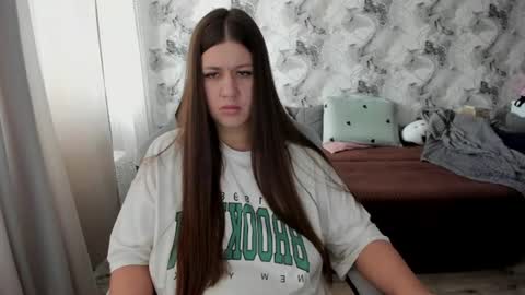 Snapshot of aletta_oushen chatting on June 24, 2026, 11:42 am Aletta Oushen online show from June 24, 2026, 11:42 am