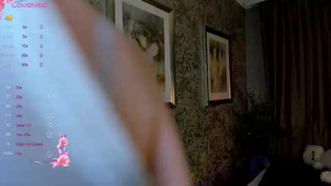 Snapshot of alettaeve chatting on October 15, 2025, 3:12 pm Lola online show from October 15, 2025, 3:12 pm