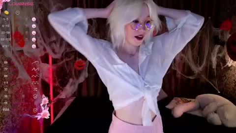 Snapshot of alettaeve chatting on October 25, 2025, 3:51 pm Lola online show from October 25, 2025, 3:51 pm