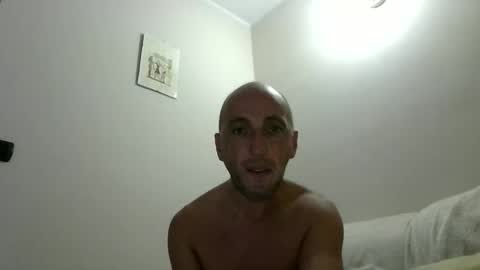 Snapshot of alex120475 chatting on October 26, 2025, 10:25 pm alex120475 online show from October 26, 2025, 10:25 pm