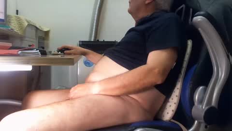 Snapshot of alex47100 chatting on December 11, 2024, 9:19 am alex47100 online show from December 11, 2024, 9:19 am