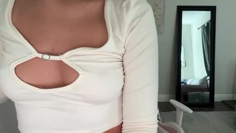 alex  online show from November 7, 2025, 3:56 pm