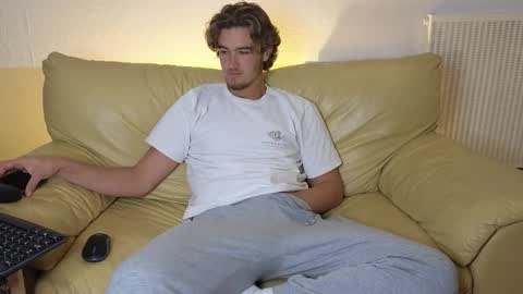 Alex83530 online show from October 25, 2025, 9:50 am