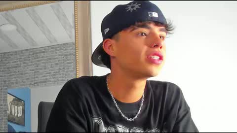 Snapshot of alex__fire_ chatting on October 14, 2025, 1:23 pm alex online show from October 14, 2025, 1:23 pm