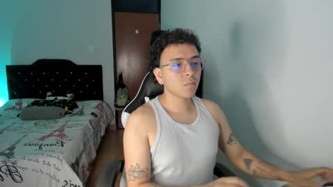 Snapshot of alex__montesco chatting on January 10, 2026, 10:58 pm Alex online show from January 10, 2026, 10:58 pm