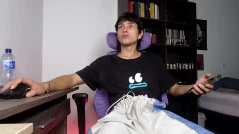 Snapshot of alex_connorr chatting on November 18, 2025, 3:12 am alex_connorr online show from November 18, 2025, 3:12 am