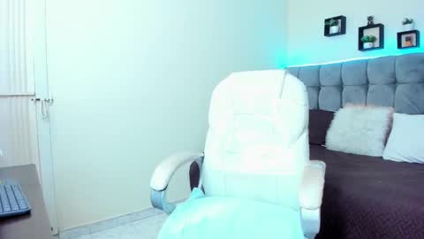 Snapshot of alex_cute77 chatting on February 1, 2025, 3:18 pm alex online show from February 1, 2025, 3:18 pm