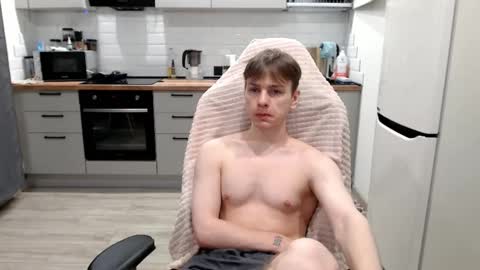 Snapshot of alex_gotcha chatting on November 12, 2025, 2:01 am Alex online show from November 12, 2025, 2:01 am