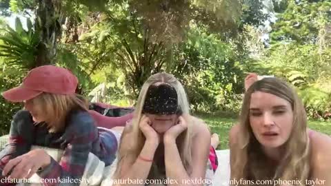 Snapshot of alex_nextdoor chatting on March 4, 2025, 2:06 am Alex online show from March 4, 2025, 2:06 am