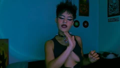 Snapshot of alex_one888 chatting on October 17, 2025, 12:47 am Alex online show from October 17, 2025, 12:47 am