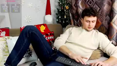 Snapshot of alex_onelove chatting on December 14, 2024, 3:47 pm Alex online show from December 14, 2024, 3:47 pm