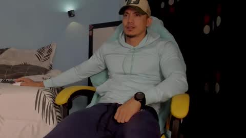 Snapshot of alex_sthorm chatting on November 17, 2025, 4:40 am alex_sthorm online show from November 17, 2025, 4:40 am