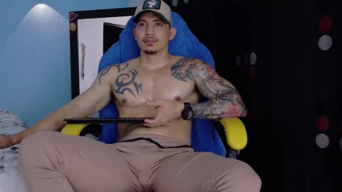 Snapshot of alex_sthorm chatting on February 25, 2026, 4:00 am alex_sthorm online show from February 25, 2026, 4:00 am