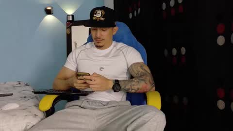 Snapshot of alex_sthorm chatting on March 1, 2026, 4:25 am alex_sthorm online show from March 1, 2026, 4:25 am